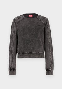 Σκούρο γκρι φούτερ με λαιμόκοψη crew neck· διαθέτει ριμπ μανσέτες και στρίφωμα, αντίθετες ραφές στην πλαϊνή επιφάνεια και μικρό μαύρο λογότυπο στο στήθος.