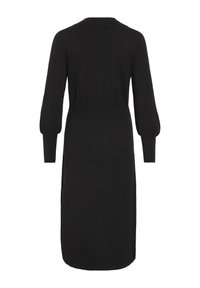 Robe noire en tricot avec un col, des manches longues bouffantes et une taille cintrée. Elle présente une longueur mi-mollet et une texture de tissu lisse.