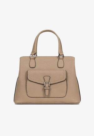 Borsa a mano in pelle beige con doppi manici, tasca frontale con cinturino con fibbia e superficie leggermente testurizzata.