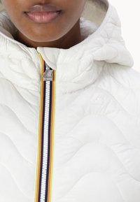 K-Way QUILTED WARM - Giacca da mezza stagione - white gardenia