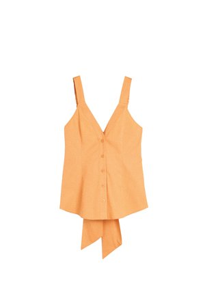 Pomarańczowy bezrękawnik z dekoltem w kształcie litery V, z zapięciem na guziki i detalem w postaci wiązania na dole. Wykonany z teksturowanej tkaniny.