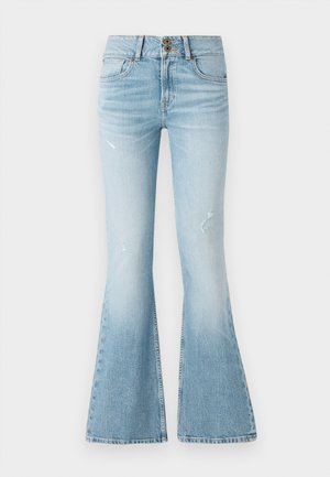 Hellblaue Denim-Jeans im Schlagdesign mit hoher Taille, subtiler Verwaschung, Zwei-Knopf-Verschluss und klassischem Fünf-Taschen-Design.