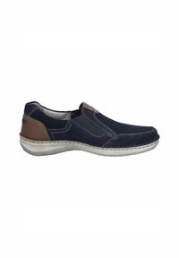 Námořnické slip-on boty s koženým akcentem, texturovaným textilním svrškem, kontrastním šitím a flexibilní gumovou podrážkou.