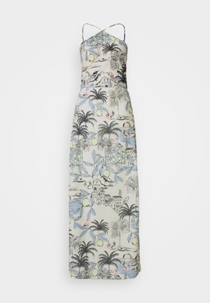 Robe maxi avec des bretelles fines, en tissu de teinte claire ornée d'un imprimé botanique et de paysage dans des couleurs pastel.