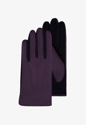 Ein Paar dunkelvioletter Lederhandschuhe mit sechseckig strukturiertem schwarzem Stoff auf den Handflächen und inneren Fingern.