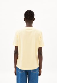 ARMEDANGELS LUALAA - T-Shirt basic - early yellow