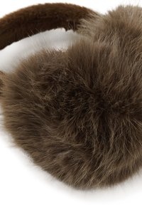 Ruda dirbtinio kailio galvos juosta su minkšta, pūkuota tekstūra. Apvalus dizainas su šiek tiek tamsesne rudos spalvos juosta, suteikiančia šilumą ir komfortą.