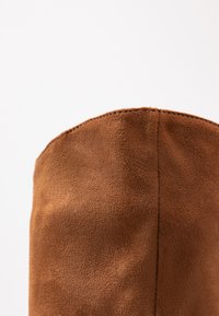 Steve Madden DAKOTA - Botas de salto alto - brown