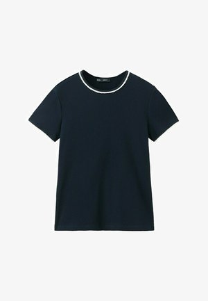 Navy plava kratka majica s rebrastim uzorkom i bijelim valovitim obrubom oko okruglog ovratnika i rubova rukava.