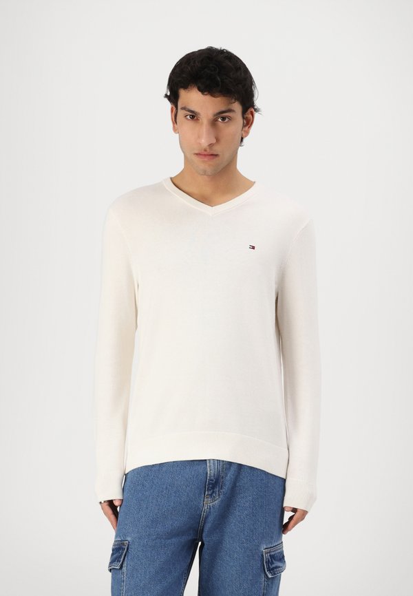 ESSENTIAL V NECK - Strickpullover - ivory petal