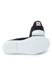 Pisamonas PUNTA GOMA SIN CORDONES - Polobotky - black