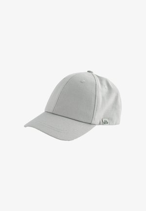 Căciulă de baseball gri deschis, dintr-un material neted, cu o vizor curbat și un mic eticheta cu logo-ul unui munte pe lateral. Design clasic, structurat.