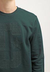 Carhartt WIP Sweater - dark green