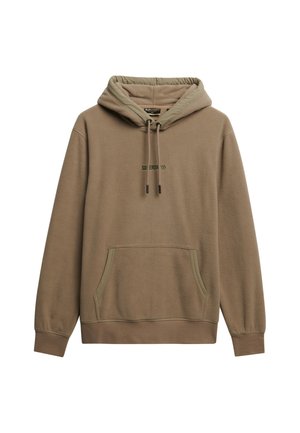 Sudadera con capucha marrón hecha de una tela suave y texturizada. Cuenta con un bolsillo tipo canguro, puños acanalados y un pequeño logo en el pecho.