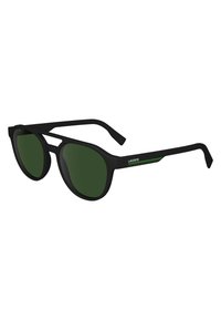 Ochelari de soare negri cu lentile verzi, ramă mată și un design subțire. Prezintă o dunga verde accent pe braț cu un logo.