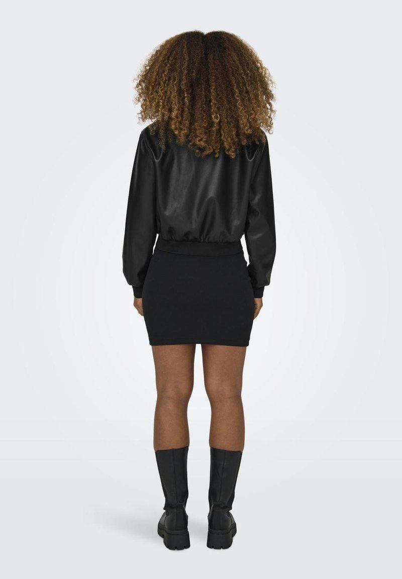 Blazer ONLY Donna In Similpelle - Colletto A Risvolto, Maniche Lunghe, Chiusura A Bottoni - Foto 5