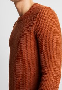 Jack & Jones Stickad tröja - brown