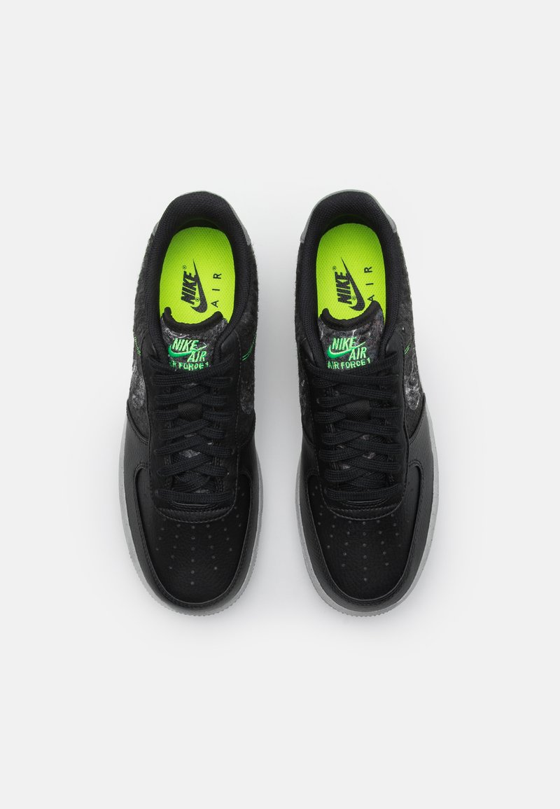 Nike Sportswear Air Force 1 07 Lv8 Sneakers Black Clear Electric Green Light Bone Smoke Grey Svart Zalando Se