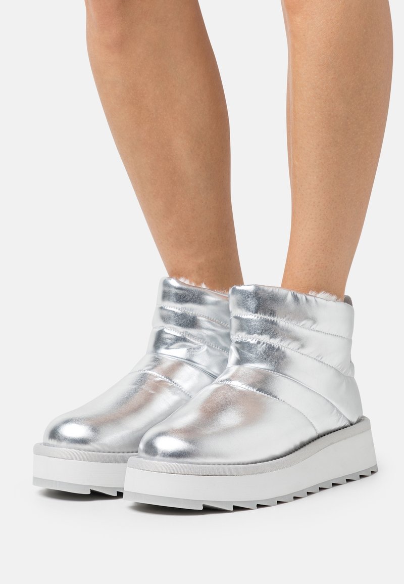 Tamaris Botas para la nieve - silver-coloured