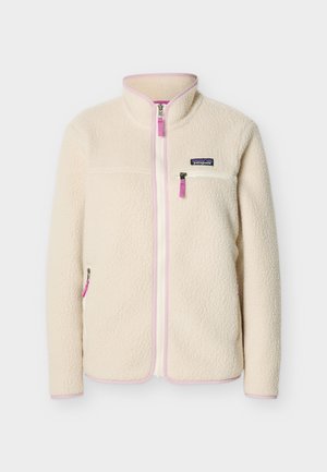 Fleece-Jacke in Creme mit durchgehendem Frontreißverschluss, pinkem Besatz, Reißverschlusstasche auf der Brust und Patagonia-Logo auf der linken Brustseite.