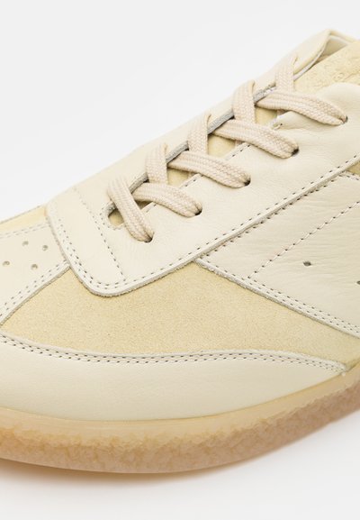 MM6 Maison Margiela Sportcipő - anise flower