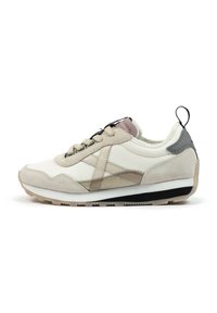 MUNICH Trainers - cream