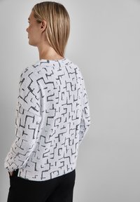 Street One FLAUSCHIGES MIT PRINT - Strickpullover - weiß