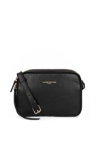 Borsa a tracolla nera in pelle con finitura textured, hardware dorato, chiusura con zip e tracolla regolabile. Presenta il nome del marchio impresso in oro.