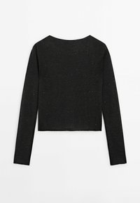 Pull court noir à manches longues avec des fils subtils scintillants, col rond et texture en maille légère, vu de dos.
