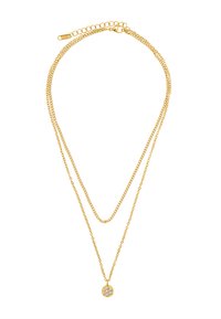 Collana dorata con due catene sovrapposte e un pendente circolare che presenta sei gemme trasparenti disposte simmetricamente.