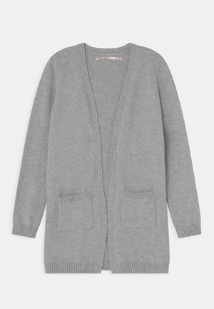 Cardigan grigio chiaro, aperto davanti, con orlo e polsini a coste, due tasche frontali con texture lavorata a maglia. Adatto per essere indossato a strati e con una vestibilità rilassata.