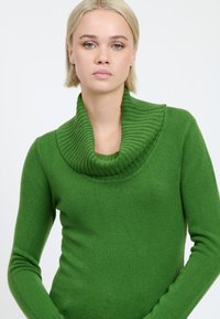 INFLUENCER COWL-NECK - Strickpullover - pistachio