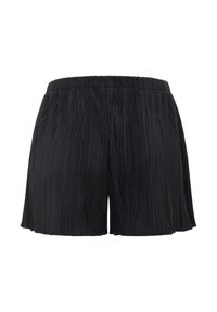 Shorts neri plissettati con cintura elastica, caratterizzati da una silhouette leggermente svasata e pieghe verticali testurizzate.
