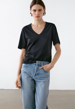 SHORT SLEEVE - Basic T-shirt - black