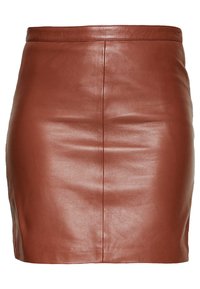 Brauner Minirock aus Leder mit glatter Textur, figurbetontem Design und geradem Schnitt, ausgestattet mit einem Taillenbund und einer Rückennaht als Detail.