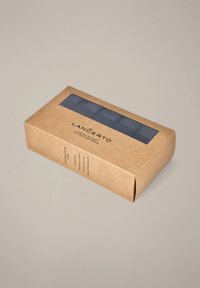 Brązowe kartonowe opakowanie z przezroczystym okienkiem, zawierające sześć ciemnoniebieskich przedmiotów widocznych wewnątrz. Z przodu znajduje się nazwa marki "LANCERTO".