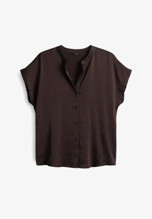 Chemise brune à manches courtes avec boutons, fabriquée en tissu lisse, avec un col en V et une coupe décontractée ; présente un design simple sans motifs.