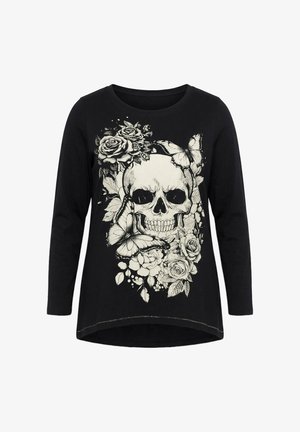 Czarna bluzka z długim rękawem z białym, szczegółowym czaszką, otoczona różami i motylami, umieszczona centralnie z przodu.