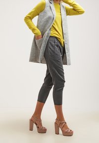VILA Väst - mottled light grey