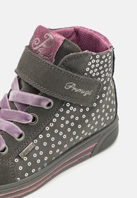 Primigi GORE-TEX PUAGT 48672 - Kõrge servaga tossud - grigio scuro