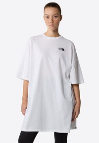 The North Face ESSENTIAL OVERSIZE TEE DRESS - Vestido ligero - tnf white