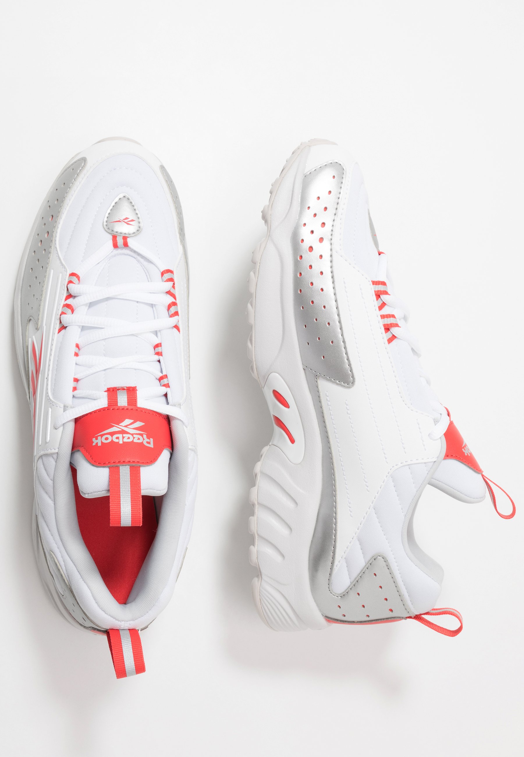 Reebok Classic DMX SERIES 2200 Joggesko whiteporcel Reebok Classic INTV 96 Joggesko whiteblue blastradiant