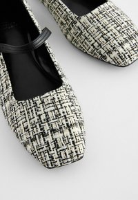 Next WIDE FIT FOREVER COMFORT SQUARE TOE MARY JANE - Baletkurpes ar siksniņu ap potīti - blue & white