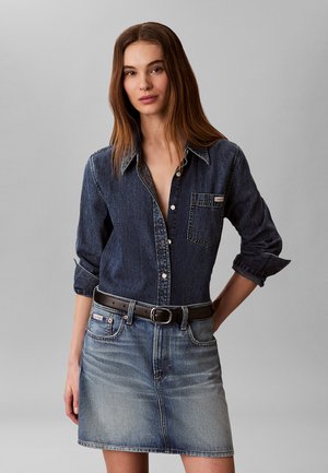 - Spódnica trapezowa