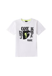 Camiseta blanca de manga corta con un gráfico en negro y amarillo que dice "SOLO UNA OLA MÁS" y un diseño de rayo.