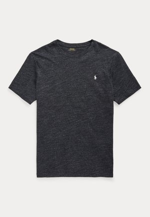 Tummanharmaa lyhythihainen pyöreäkaulainen T-paita, jossa pieni valkoinen Polo Ralph Lauren -logo vasemmassa rinnassa.