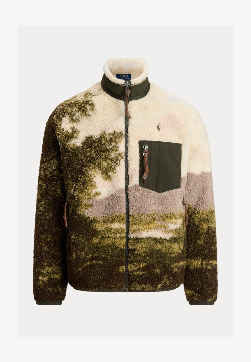 Giacca in pile con collo alto, caratterizzata da un design a blocchi di colore in verdi, crema e marrone, e una tasca frontale con dettagli in metallo.