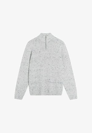 Lichtgrijze sweater met een hoge kraag en halve rits, voorzien van een textuurpatroon met een gemêleerd garen in donkere kleuren.