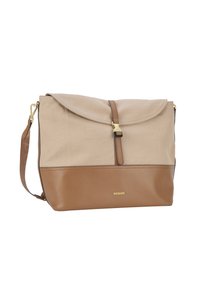 Tan- och beige messenger-väska med en vikbar klaff, utrustad med en guldfäste, bruna läderdetaljer och en slät yta. Logotypen på framsidan.