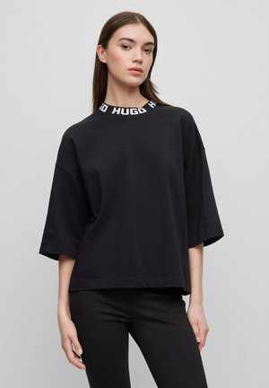 DINAYA - Pikkade varrukatega topp - black one